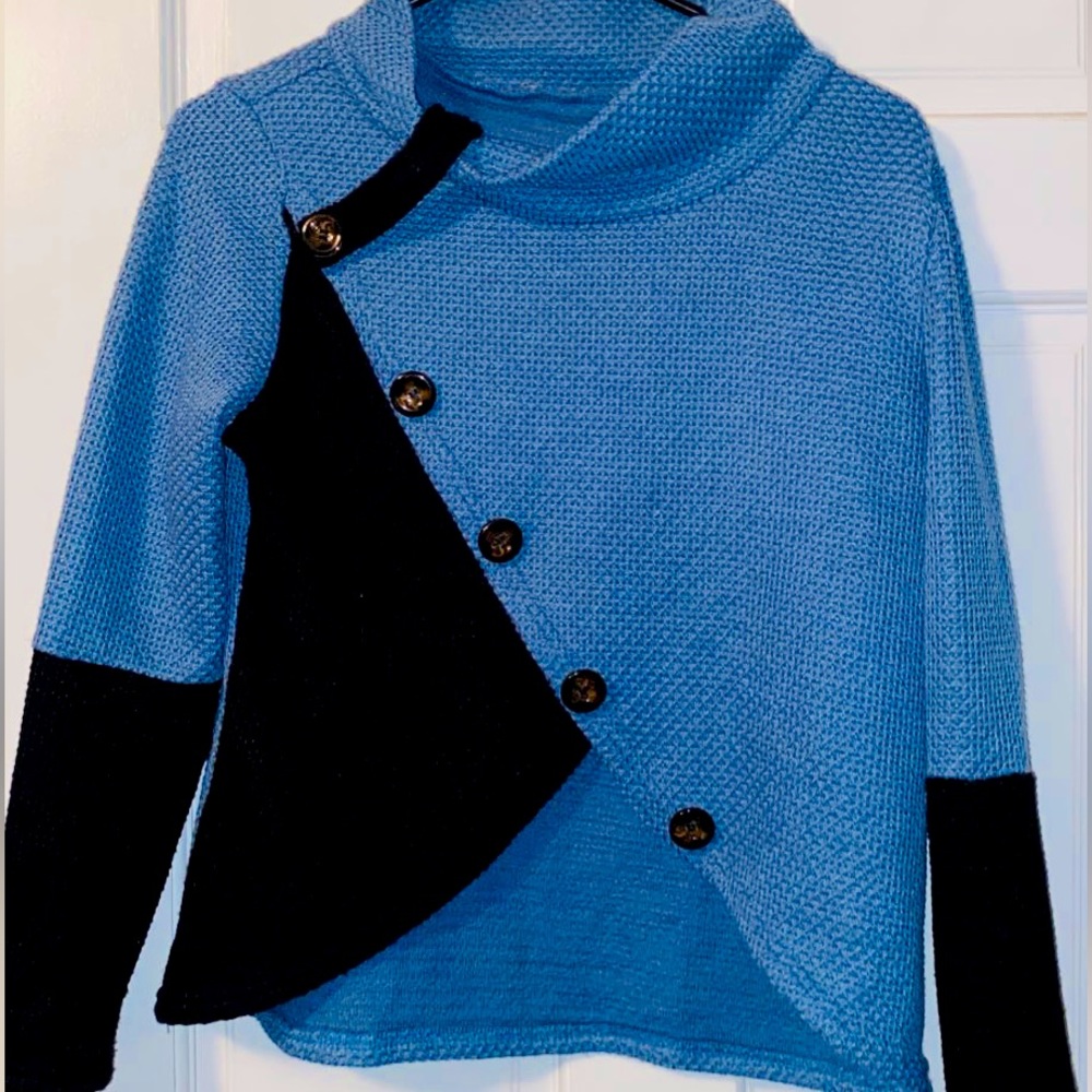 Designer: unknown. Size medium.